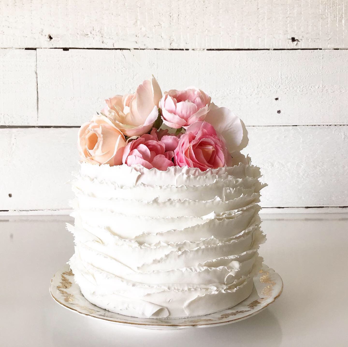 6"  ruffle fake cake with a flower bouquet topper. Ruffle cake Perfect ...