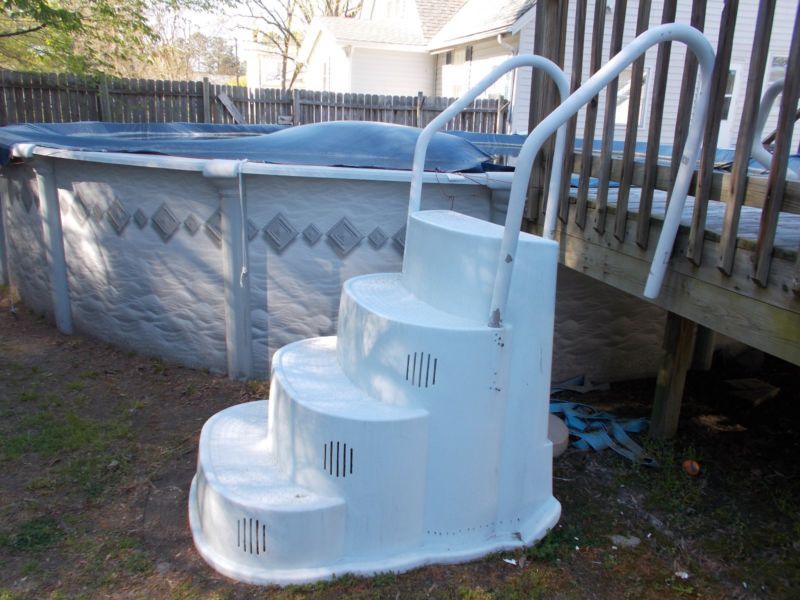 ABOVE GROUND WEDDING CAKE STYLE POOL STEPS WITH HANDRAIL