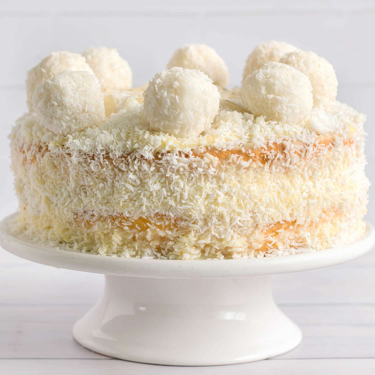 Buy/Send Creamy Coconut Cake Half Kg Online