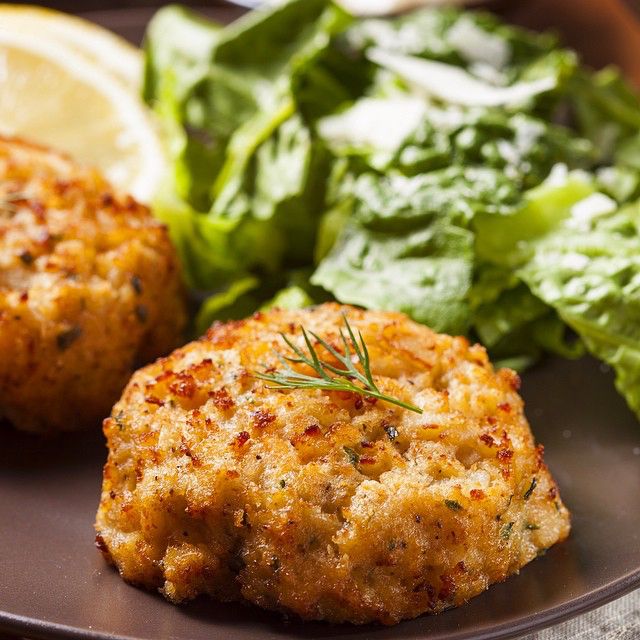 crab cakes with spicy cream ingredients canola oil 2