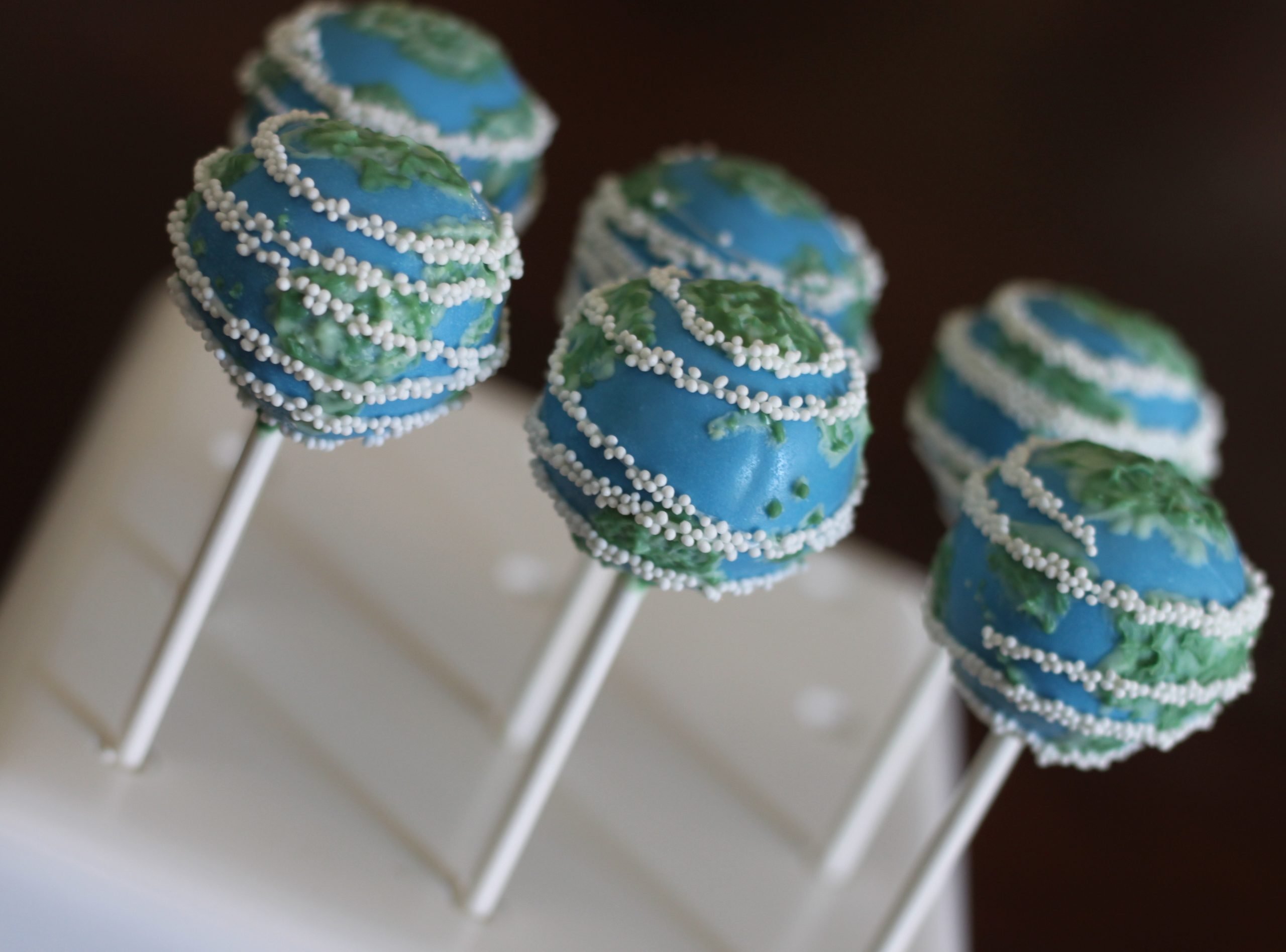Earth Day Cake Pops