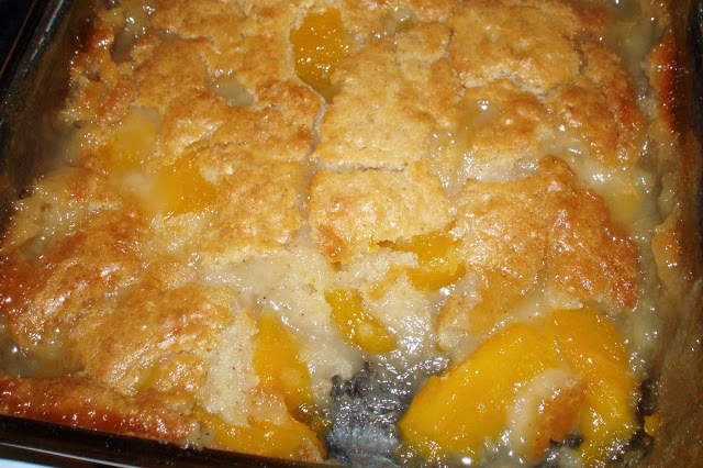 fresh peach cobbler with cake mix and sprite
