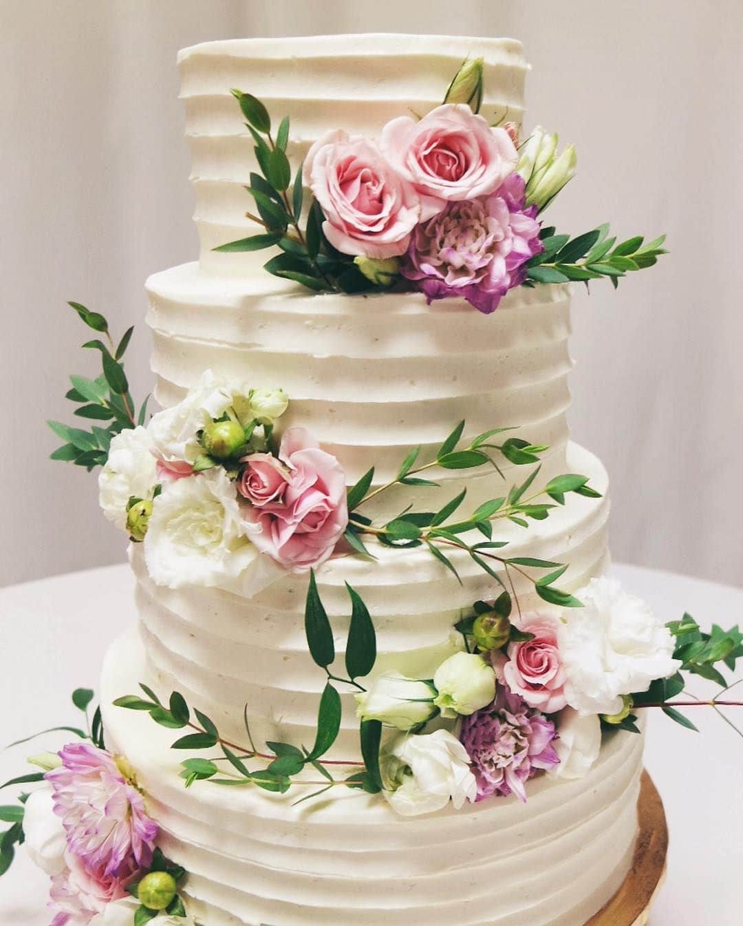 How Much Does A Traditional Wedding Cake Cost