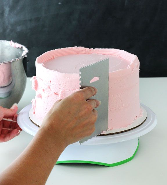 How to Frost a Cake with Buttercream