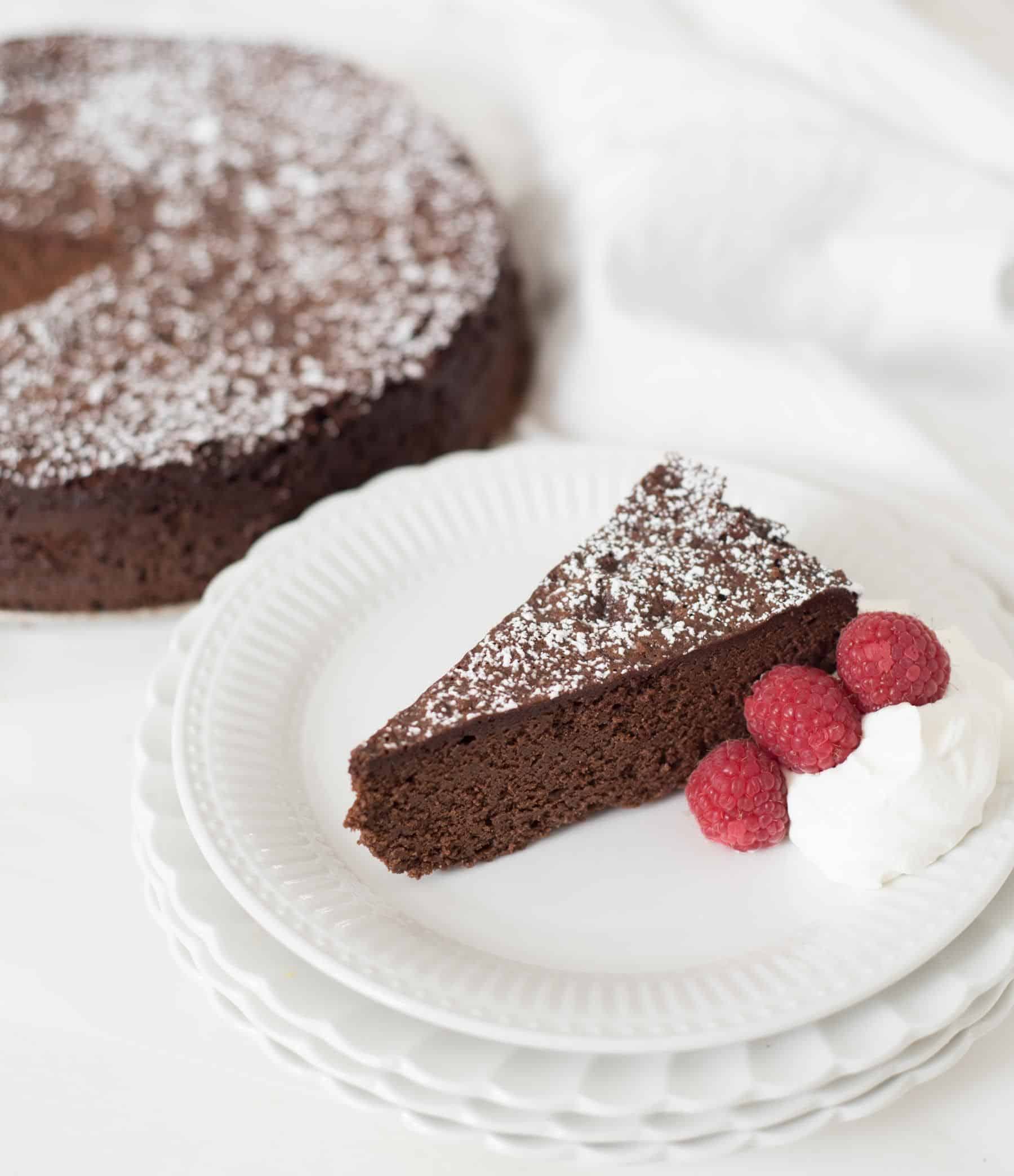 How To Make Flourless Chocolate Cake Fluffy