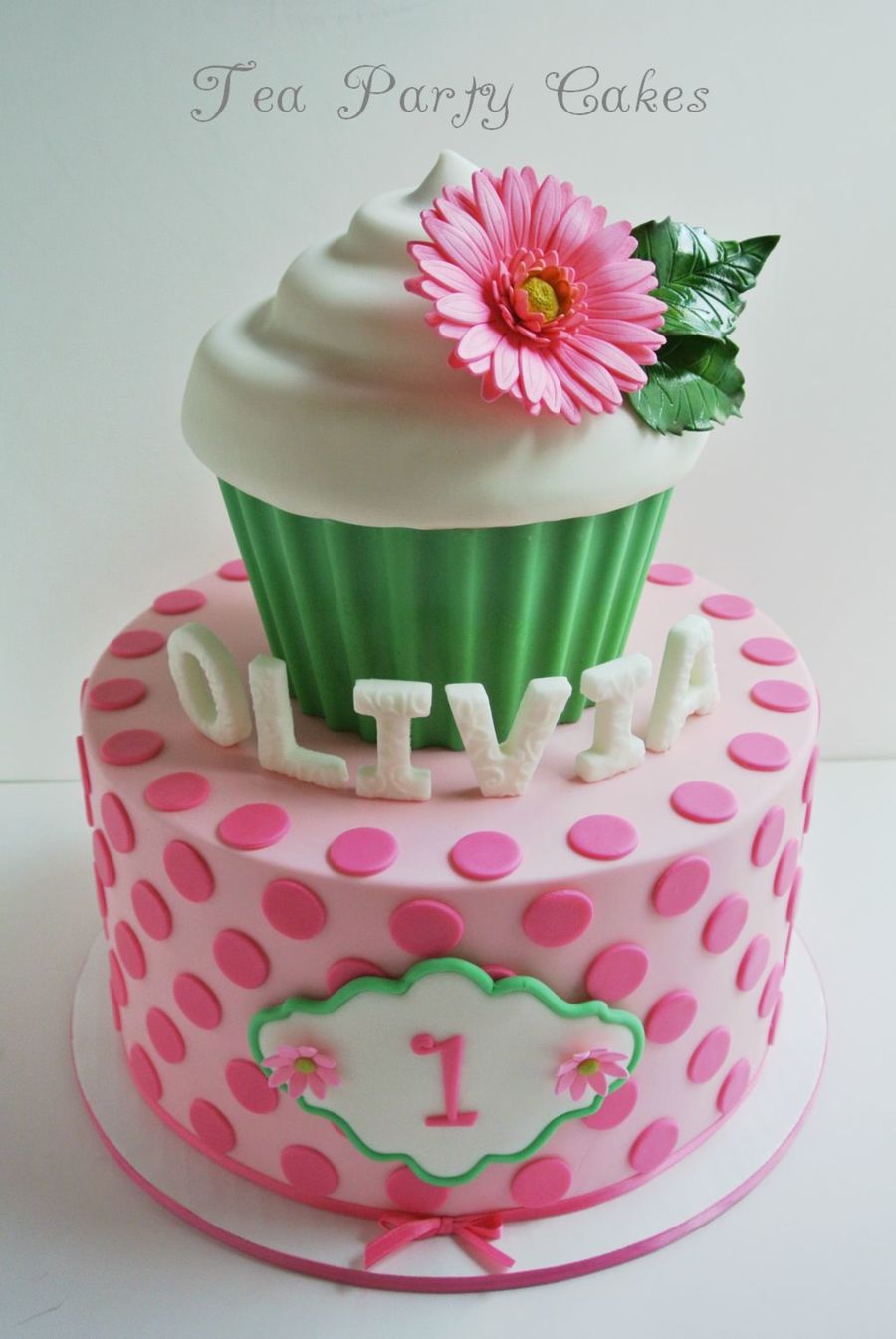 I Made This Cake For A Sweet Little Girl Turining 1 Year ...