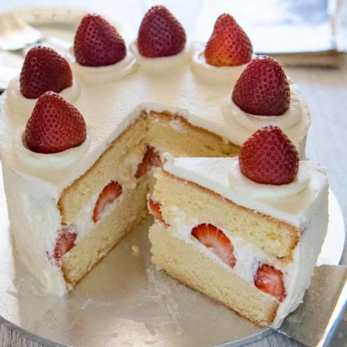 Japanese Strawberry Sponge Cake (Strawberry Shortcake ...