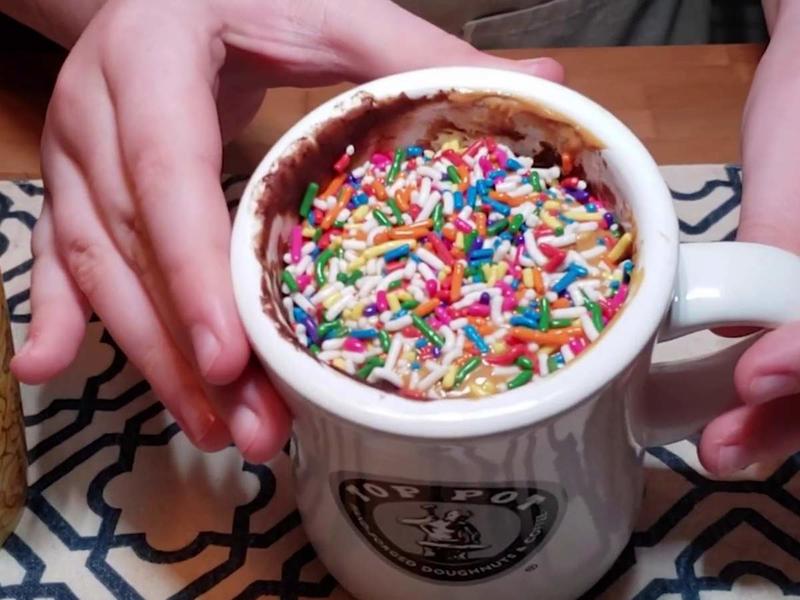 Kid recipe: Microwave mug cakes from scratch