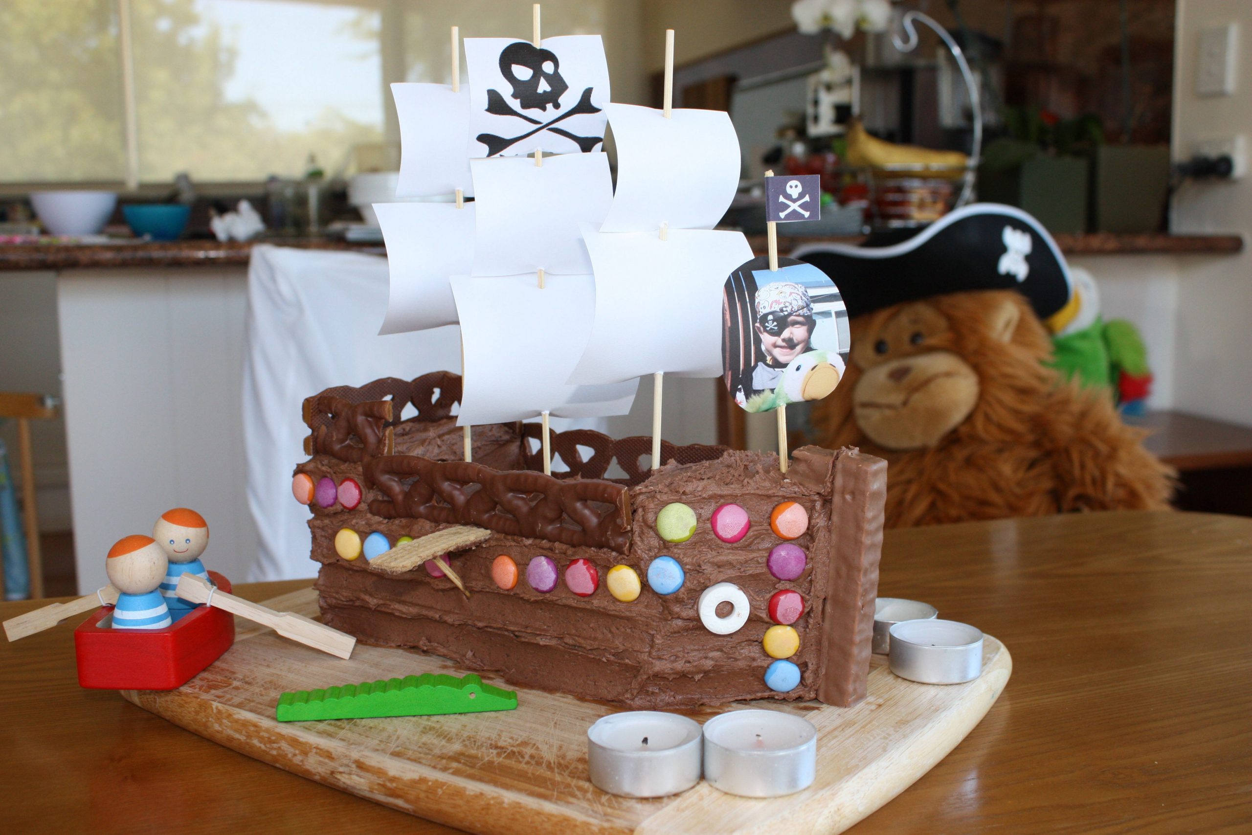 Pirate ship cake.