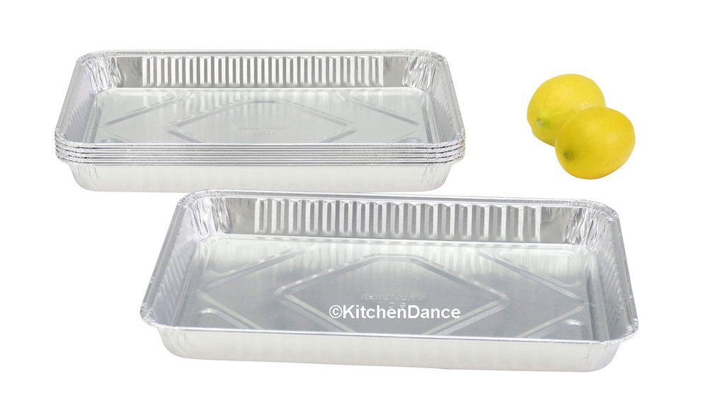 Quarter size sheet cake pan with plastic lid