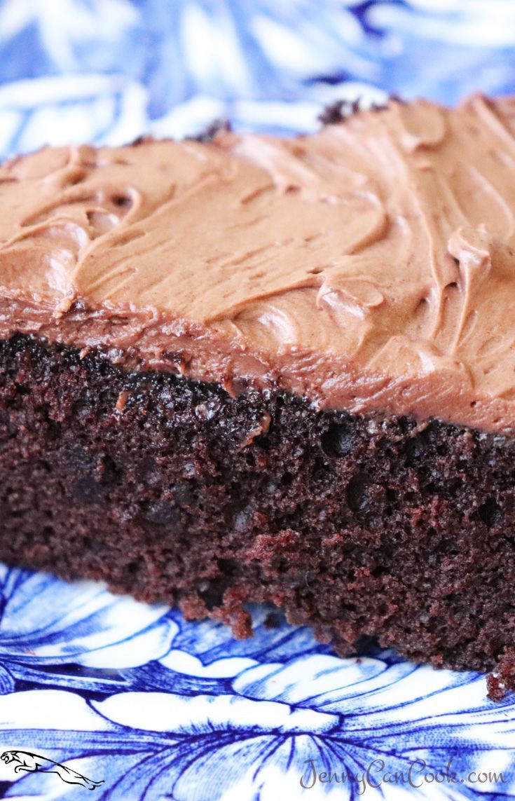Quick &  Easy Chocolate Cake #chocolatecake in 2020
