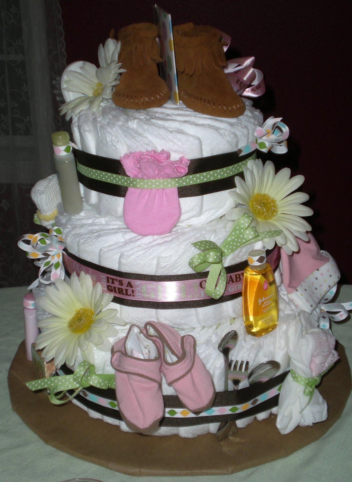 saltbox treasures: How to Make a Baby Diaper Cake