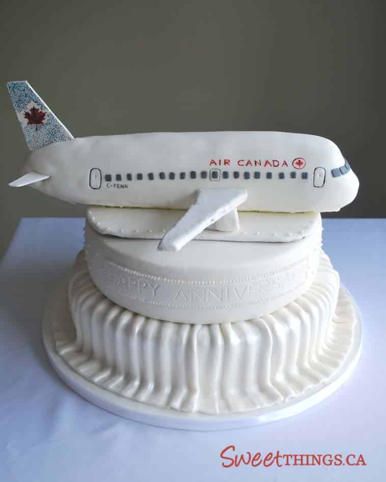 SweetThings: Airplane Cake